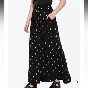 HOT TOPIC BLACK CRESCENT MOON MAXI SKIRT SIZE XL